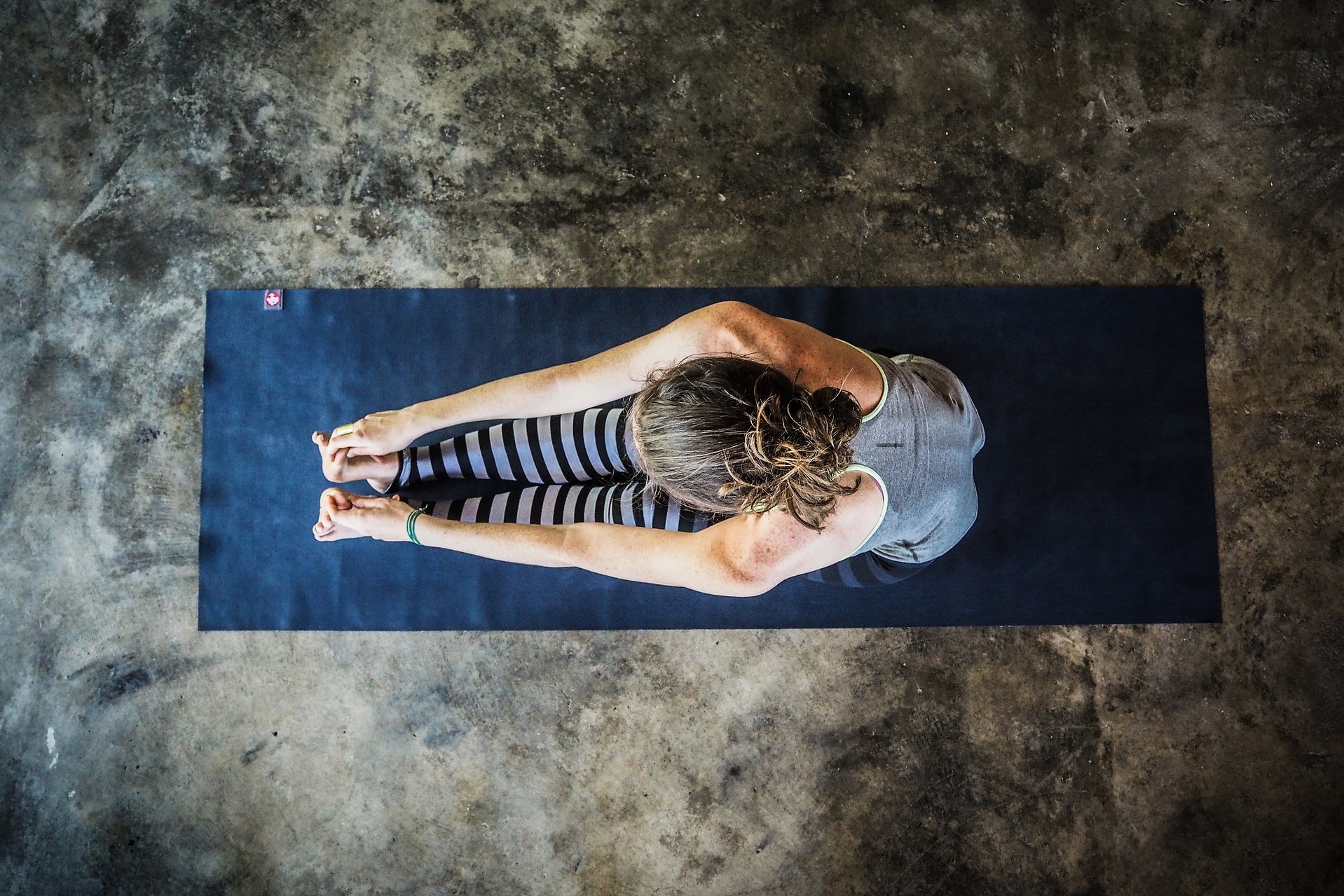 yoga-3088431_1920_x