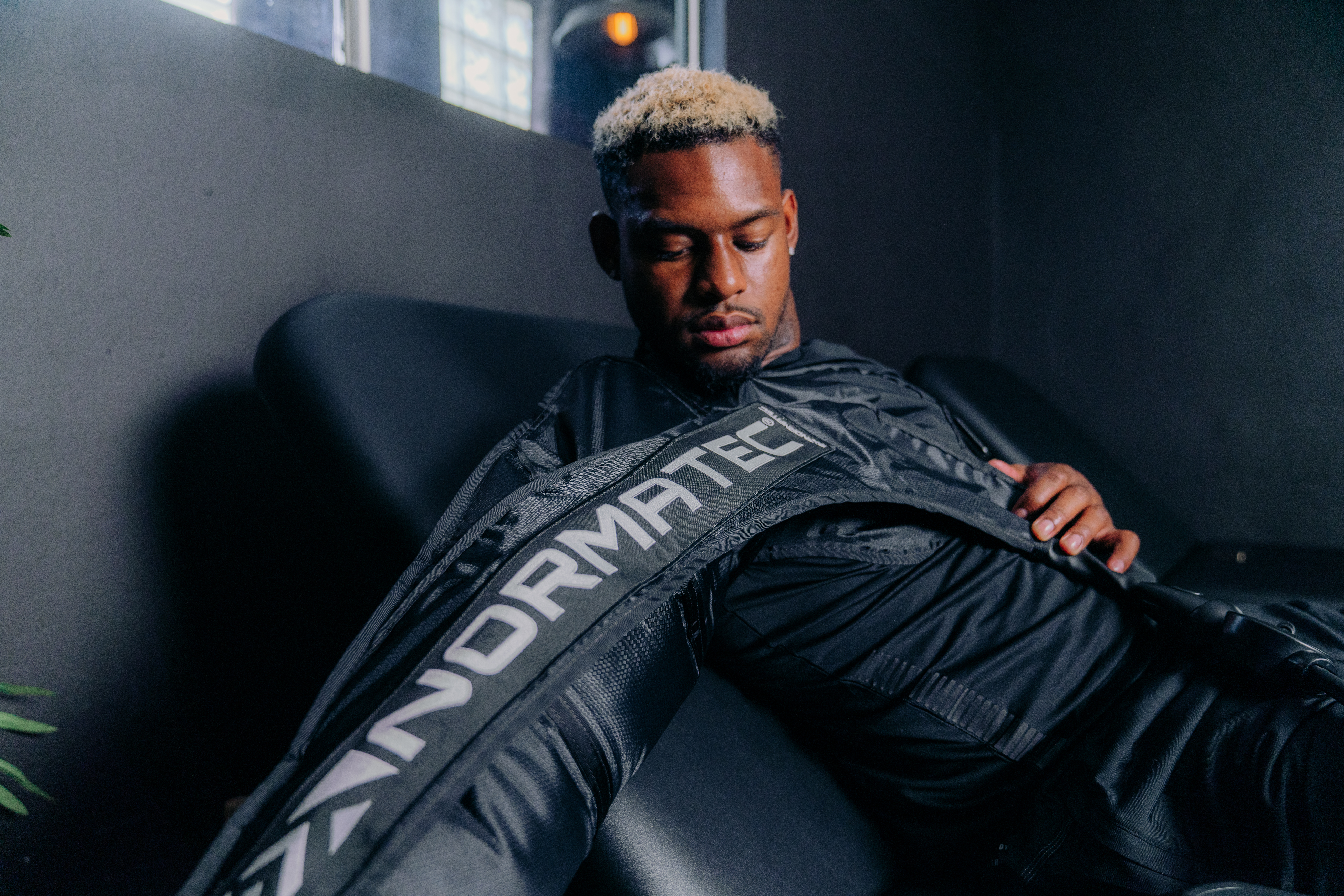 Normatec 2.0 Leg Recovery System - Armset (Zubehör) Normatec 2.0 Leg Recovery System - Armset (Zubehör)