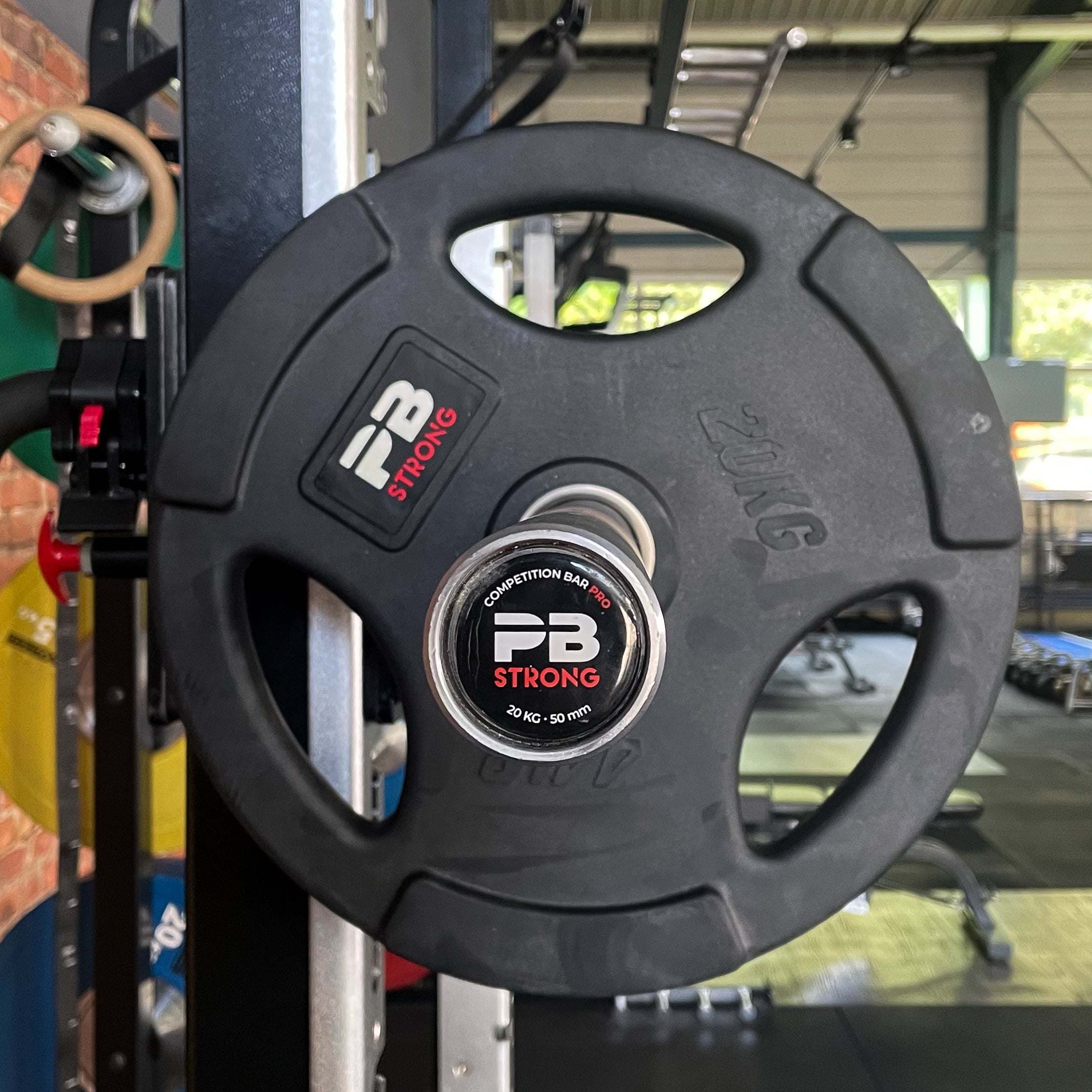 PB Strong 3-Griff Hantelscheibe gummiert Schwarz (Stk) 20 kg PB Strong 3-Griff Hantelscheibe gummiert Schwarz (Stk) 20 kg