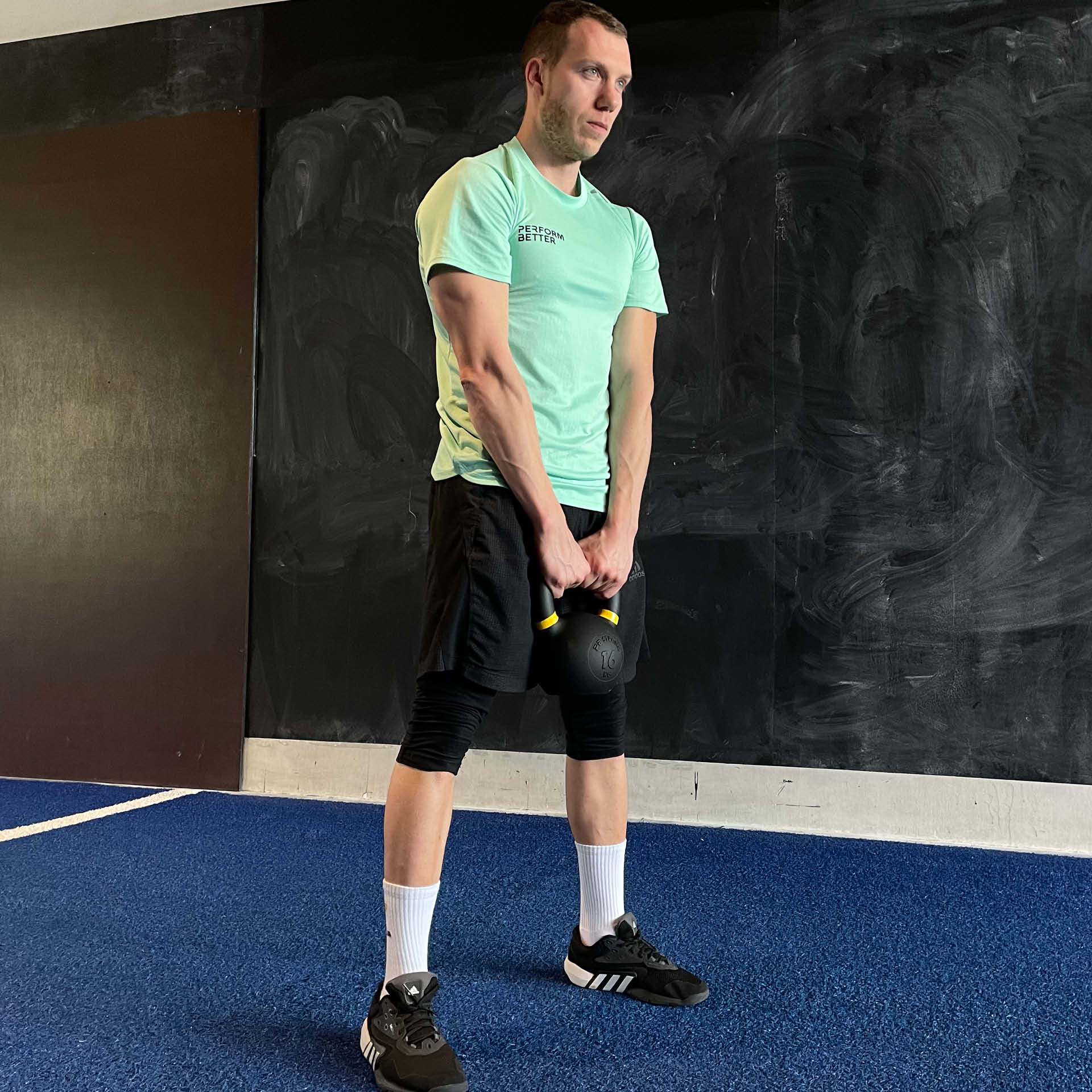 PB Strong Black Kettlebell 12 kg PB Strong Black Kettlebell 12 kg