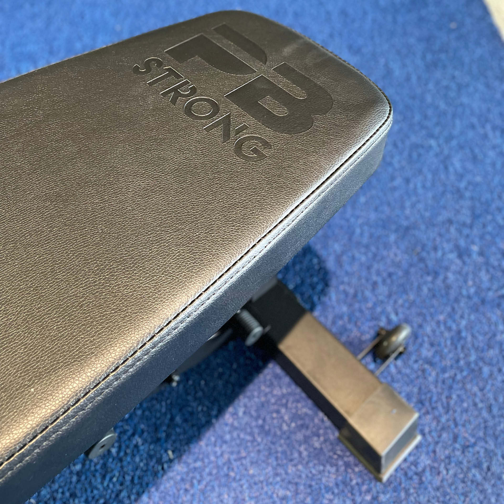 PB Strong Verstellbare Hantelbank PB Strong Verstellbare Hantelbank