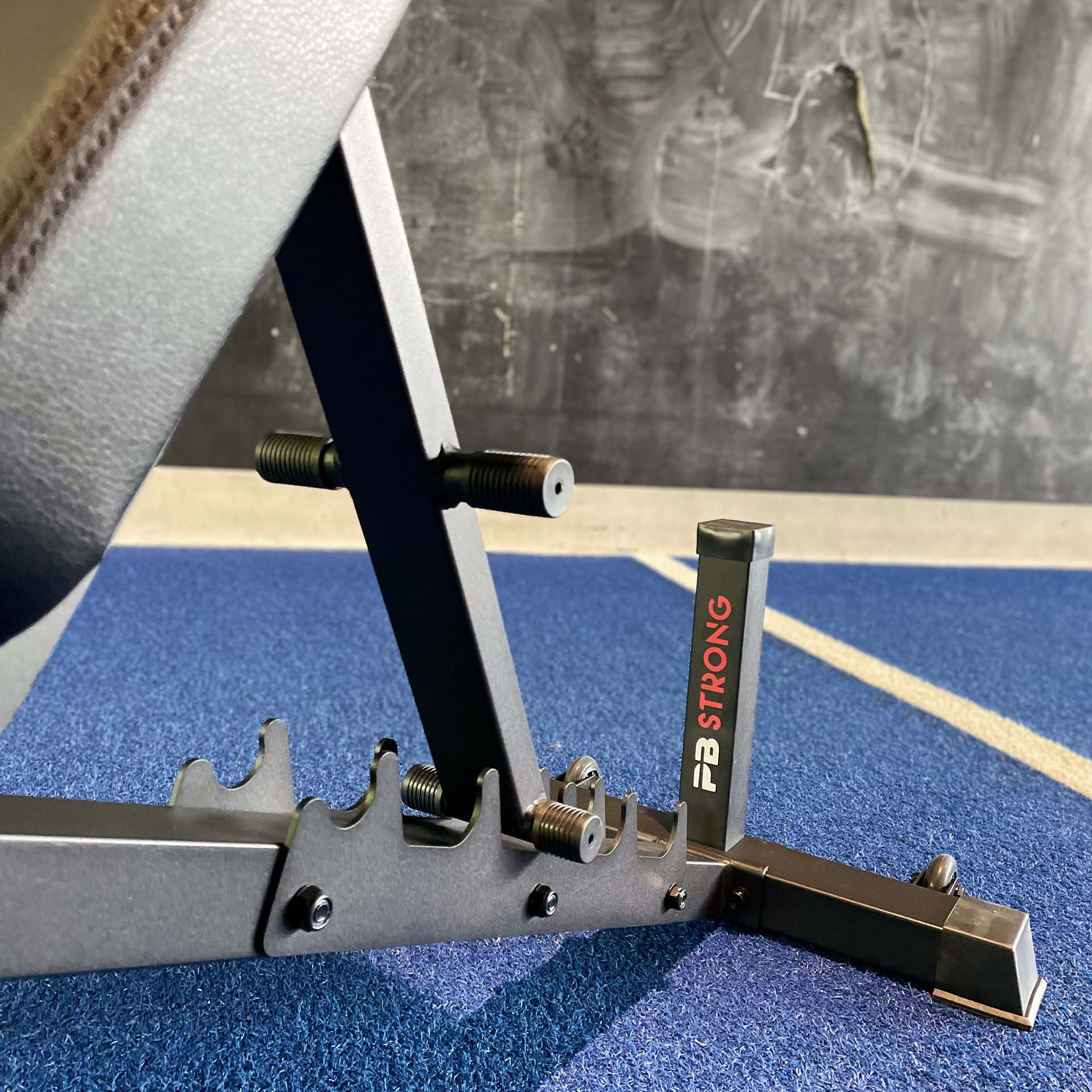 PB Strong Verstellbare Hantelbank PB Strong Verstellbare Hantelbank