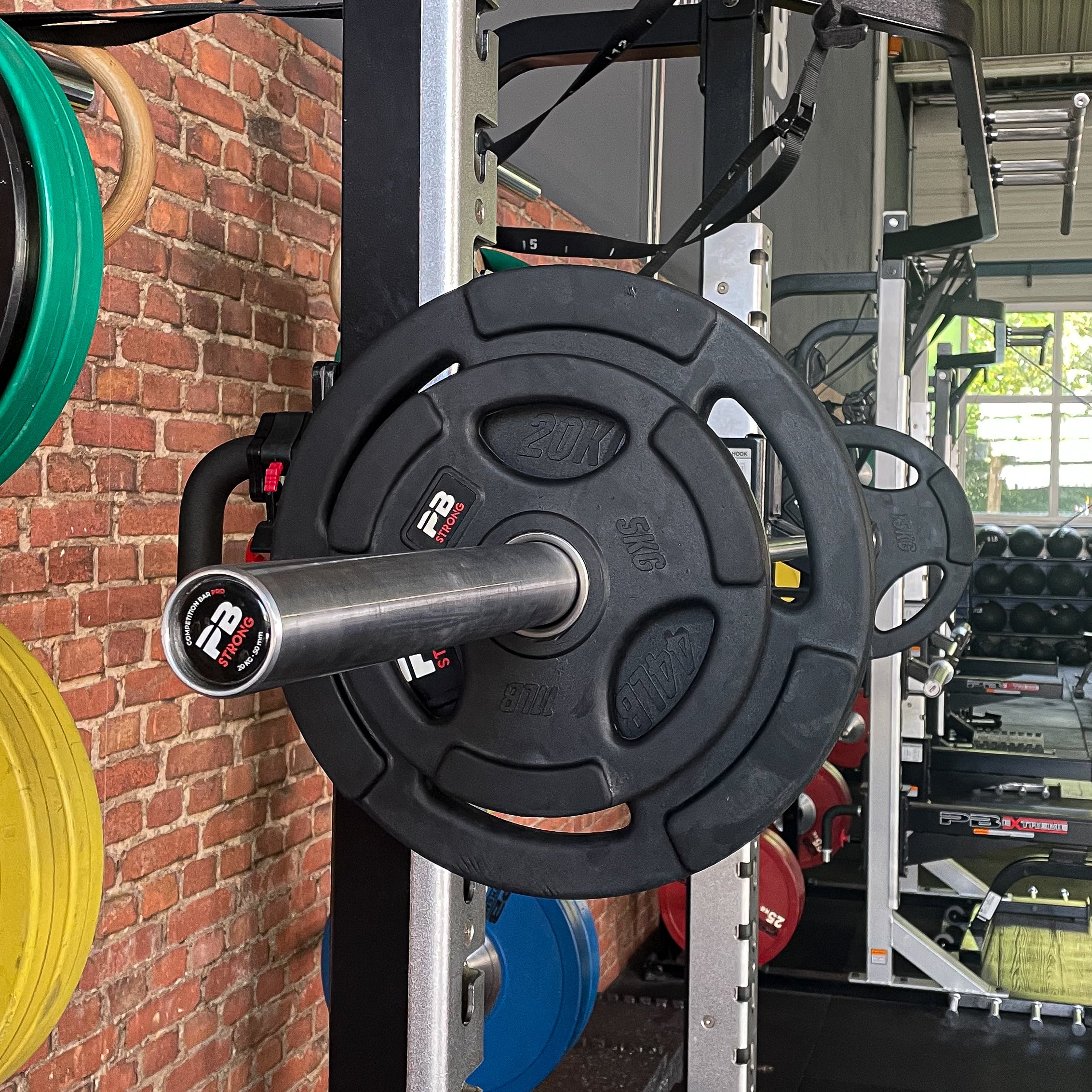 PB Strong 3-Griff Hantelscheibe gummiert Schwarz (Stk) 5 kg PB Strong 3-Griff Hantelscheibe gummiert Schwarz (Stk) 5 kg